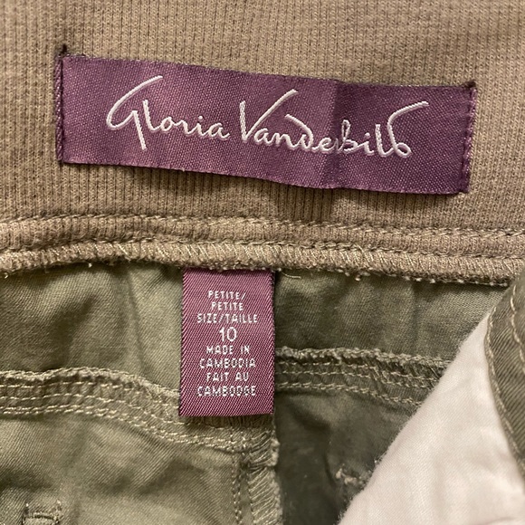 Like new! Gloria Vanderbilt Army Pants with Boot Cut.. - Picture 5 of 5